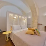 Oda ve Kahvaltı Palazzo Persone Dimora Storica 4*