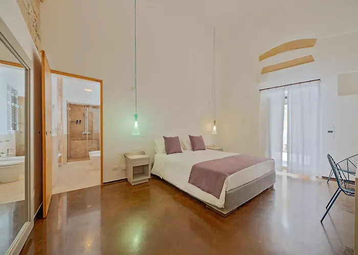 Bed & Breakfast Palazzo Persone Dimora Storica 4*