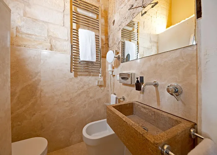 Bed & Breakfast Palazzo Persone Dimora Storica 4*