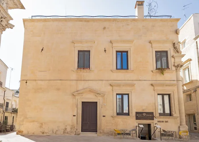 Palazzo Persone Dimora Storica Bed & Breakfast 4*