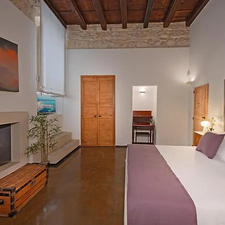 Vico Dei Bolognesi Palazzo Personè 4*