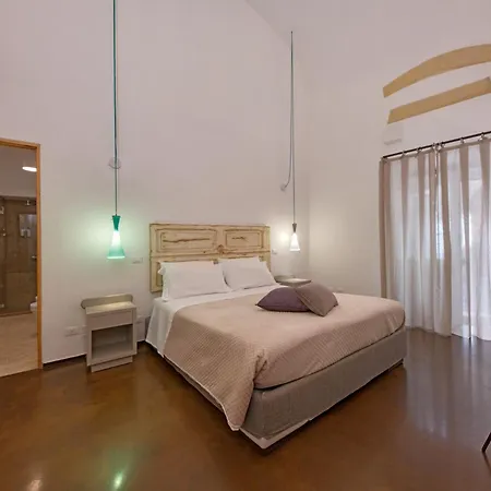 Palazzo Persone Dimora Storica לינה וארוחת בוקר 4*