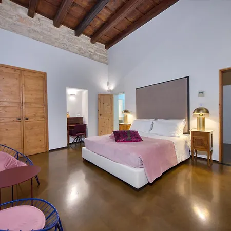Palazzo Persone Dimora Storica 4* לצ'ה