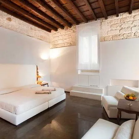 Vico Dei Bolognesi Palazzo Personè Lecce