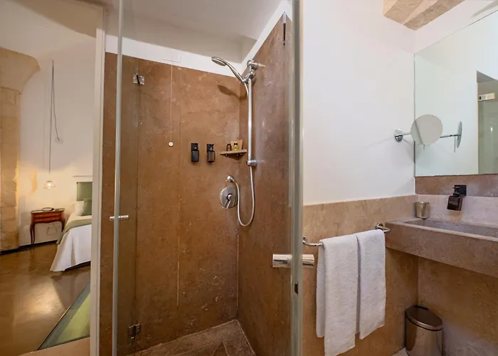 Palazzo Persone Dimora Storica Alojamento de Acomodação e Pequeno-almoço Lecce