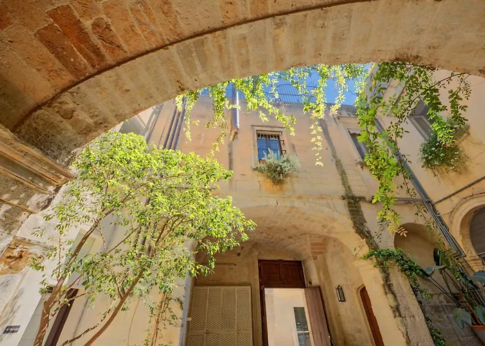 Palazzo Persone Dimora Storica 4* לצ'ה