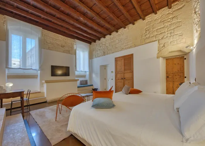 Palazzo Persone Dimora Storica